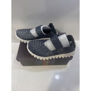 Bernie Mev New York Navy Shimmer Kids Size 31 US 13 NIB BM8